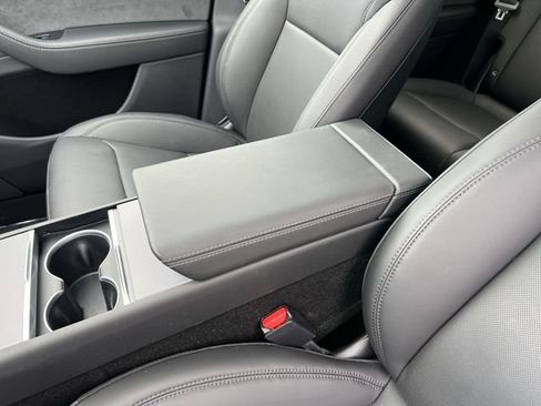 Used 2026 Tesla Model Y 2WD image 19