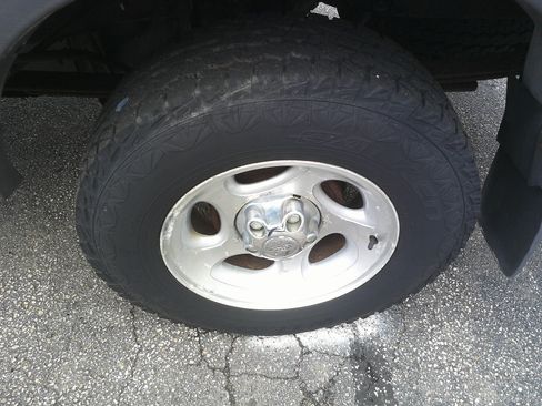 Used 2000 Ford Ranger XL AWD/4WD image 8