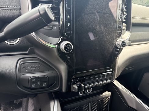 New 2026 RAM 5500 4x4 Crew Cab w/ Laramie Trim Package image 31