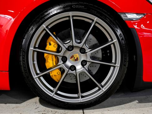 Used 2016 Porsche Boxster Spyder image 46