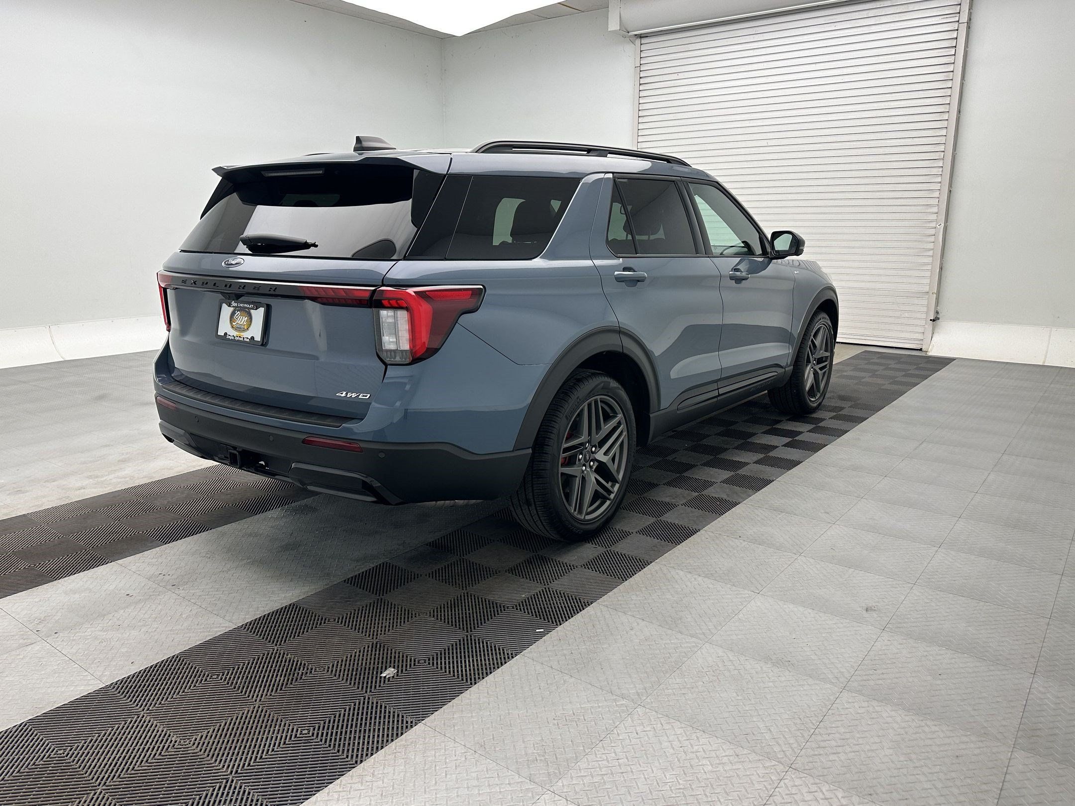 Used 2026 Ford Explorer ST-Line w/ ST-Line Street Pack AWD/4WD image 9