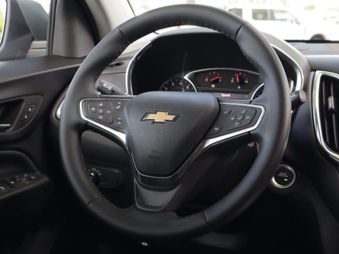 Used 2024 Chevrolet Equinox LT FWD image 18