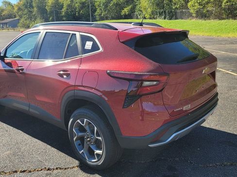 New 2026 Chevrolet Trax LT image 9