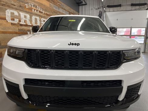 New 2025 Jeep Grand Cherokee L Altitude image 7