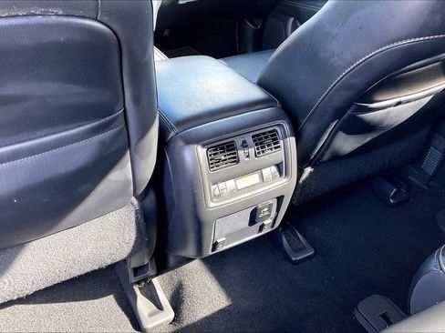 Used 2017 Nissan Pathfinder SL w/ SL Tech Package image 10