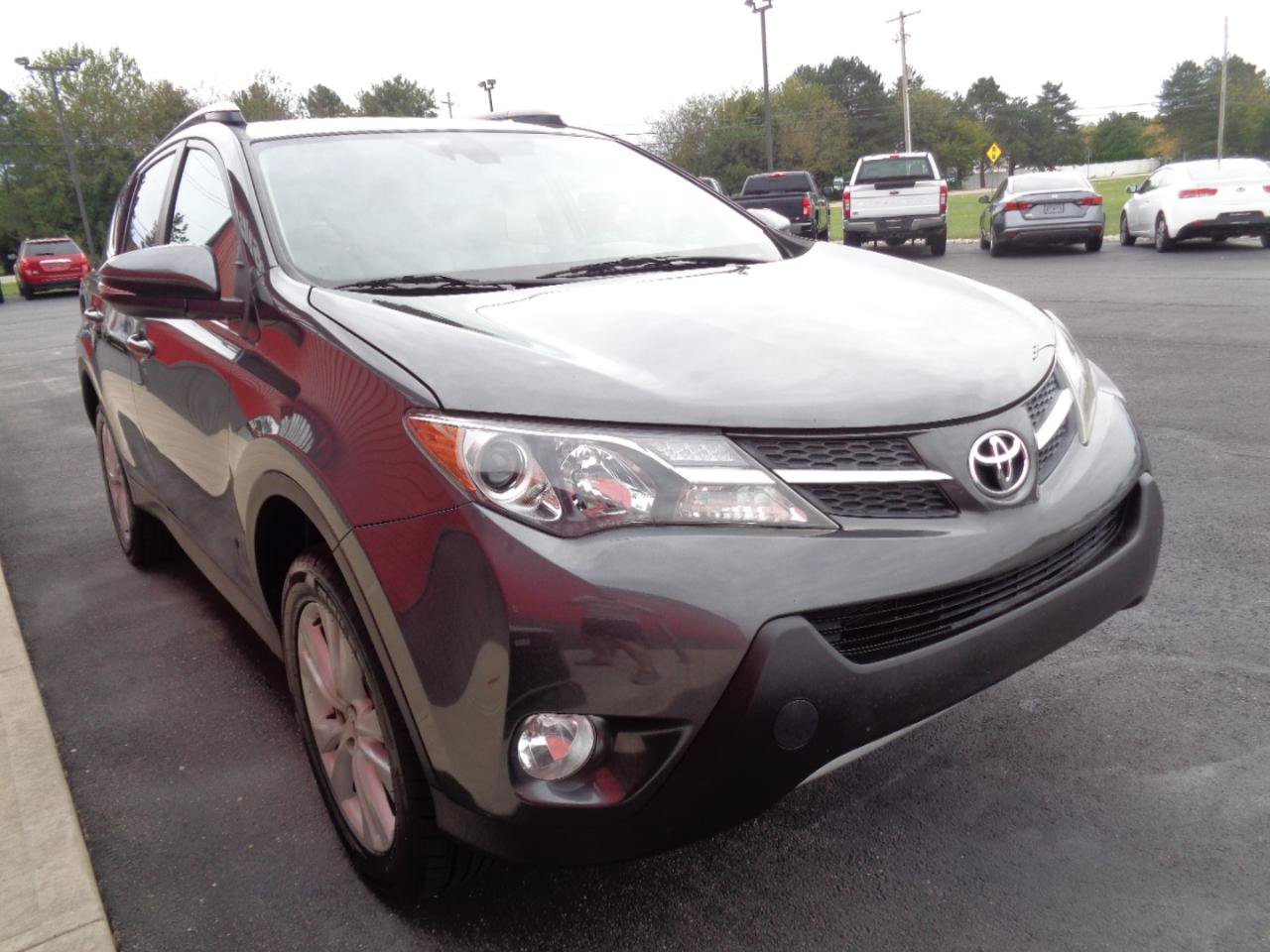 Used 2015 Toyota RAV4 Limited w/ Technology Package AWD/4WD image 4