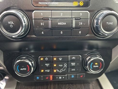 Used 2020 Ford F350 Lariat w/ Lariat Ultimate Package image 23