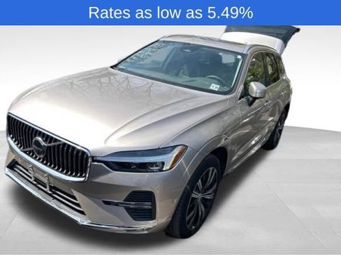 Used 2023 Volvo XC60 B5 Plus image 1