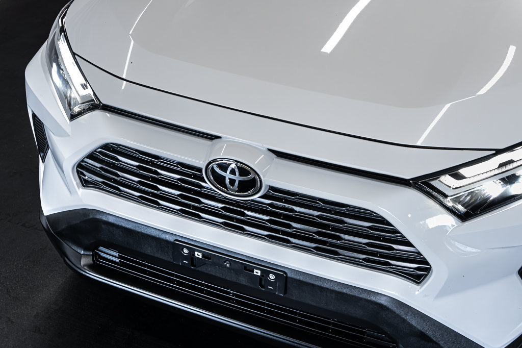 Used 2024 Toyota RAV4 LE FWD image 10