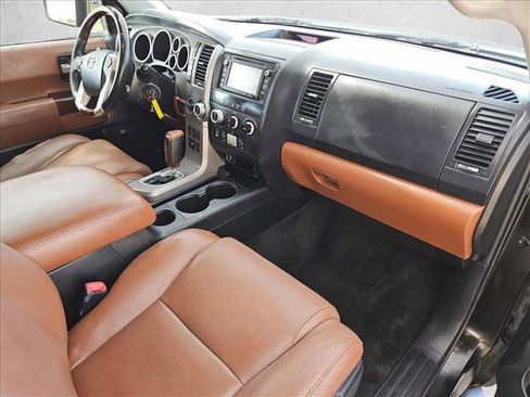 Used 2015 Toyota Sequoia Platinum image 23
