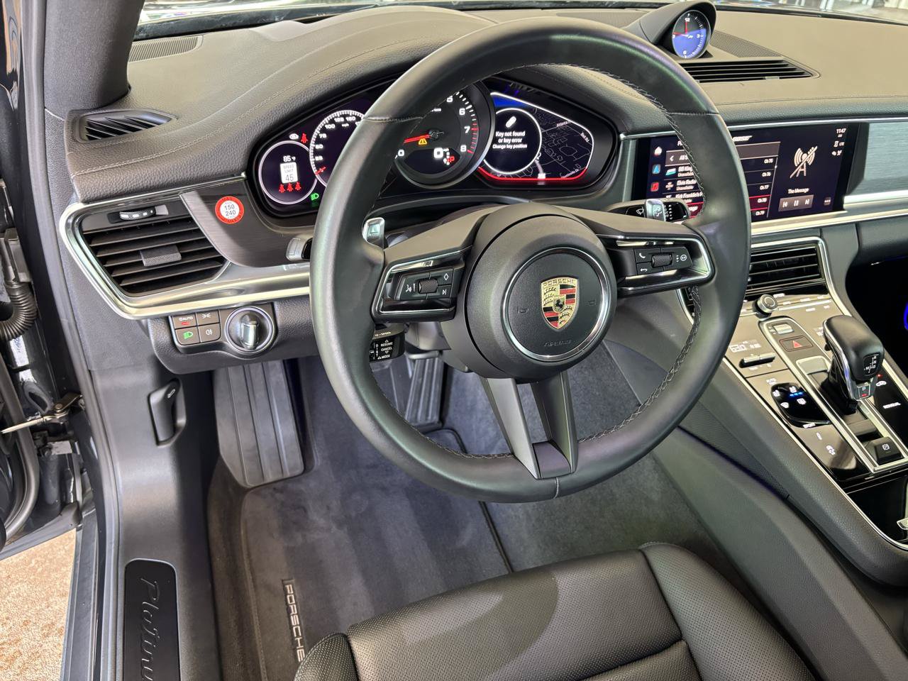 Used 2023 Porsche Panamera 4 Platinum Edition w/ Assistance Package AWD/4WD image 19