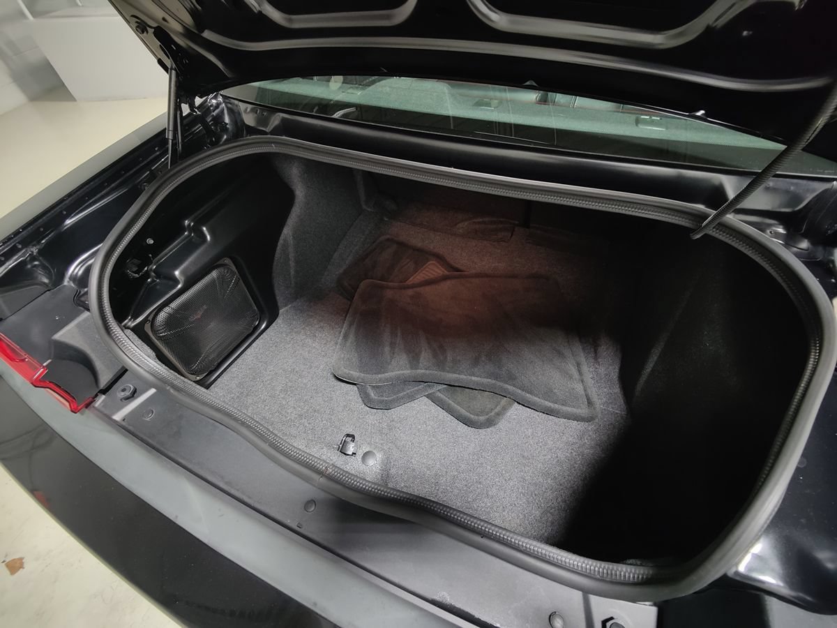 Used 2009 Dodge Challenger SRT8 w/ SRT Option Group II RWD image 10