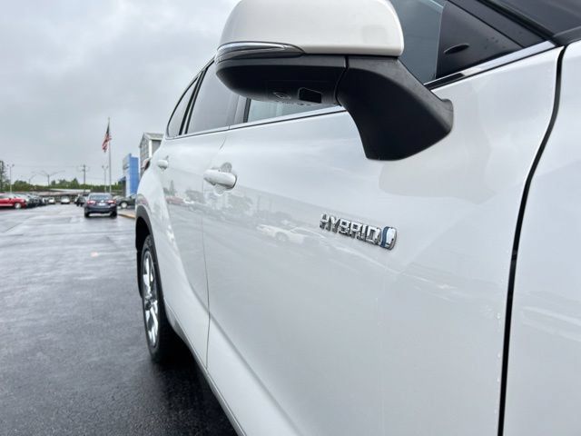 Used 2021 Toyota Highlander Limited AWD/4WD image 18
