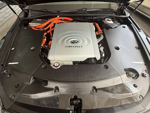 Used 2022 Toyota Mirai w/ Advanced Technology Package RWD image 39
