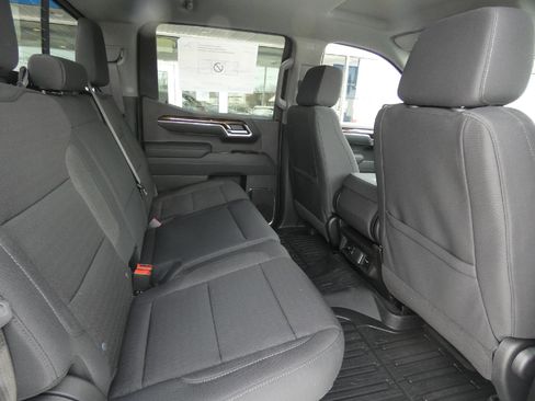 New 2026 GMC Sierra 1500 SLE w/ X31 Off-Road Package image 16