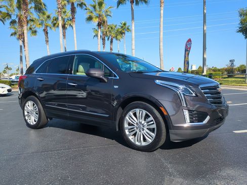 Used 2017 Cadillac XT5 Premium Luxury image 2