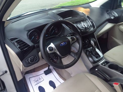Used 2016 Ford Escape SE FWD image 8