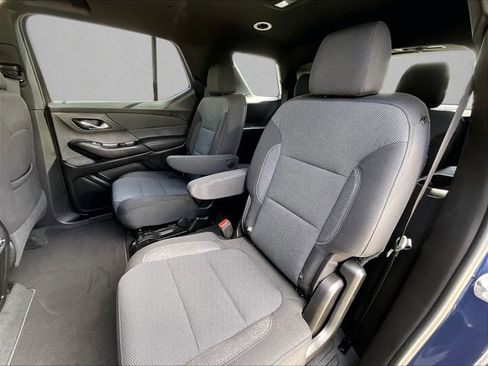 Used 2023 Chevrolet Traverse LT FWD image 28