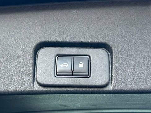 Certified 2023 Nissan Rogue SV w/ SV Premium B Package AWD/4WD image 19