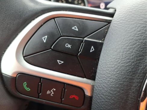 Used 2018 Jeep Compass Limited image 21