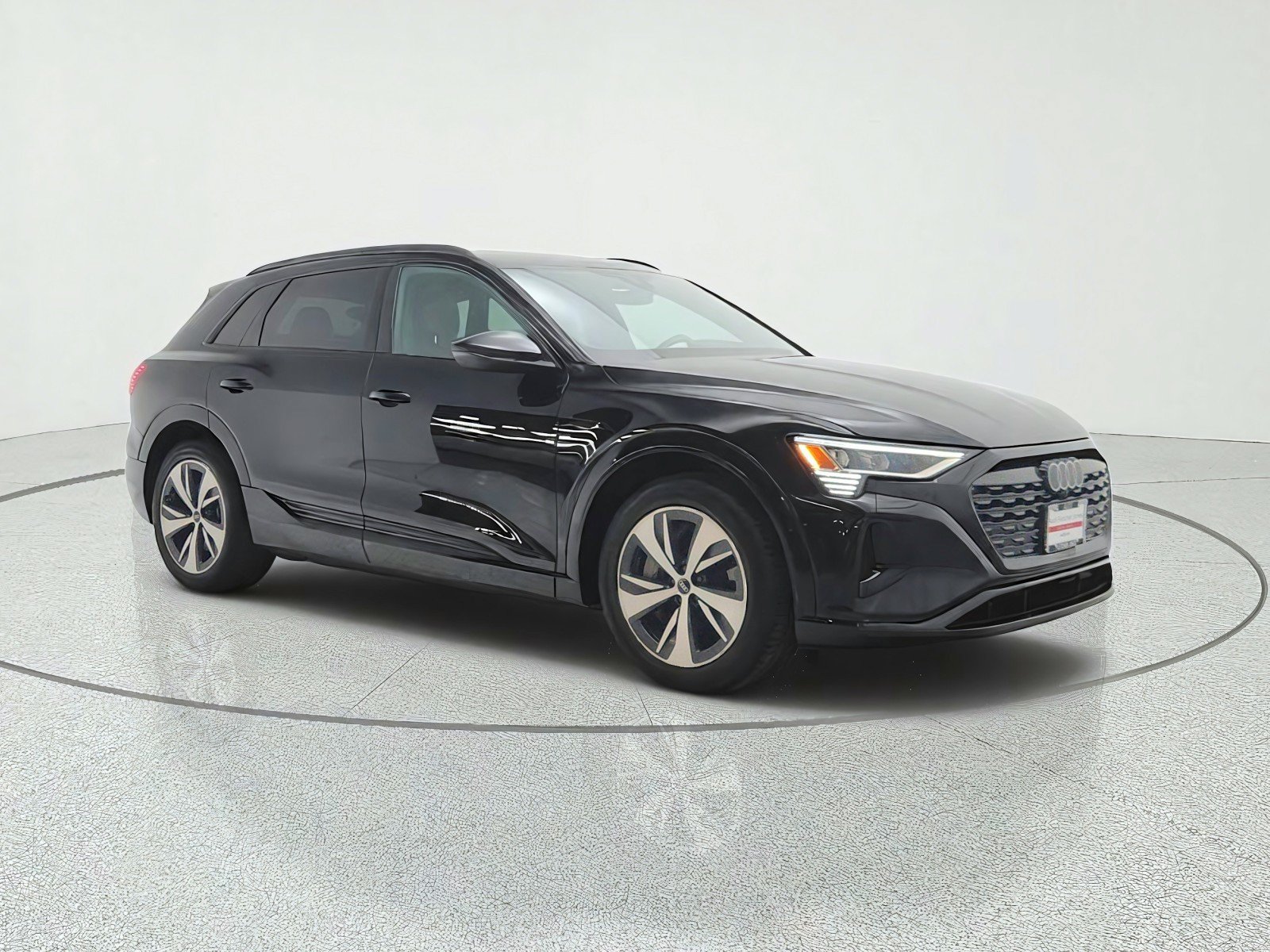 Used 2024 Audi Q8 e-tron Premium AWD/4WD image 3