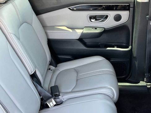 Used 2024 Honda Pilot EX-L image 10