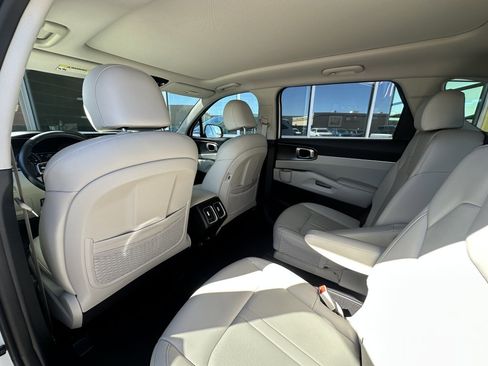 Used 2023 Kia Sorento EX w/ Panoramic Sunroof Package image 34