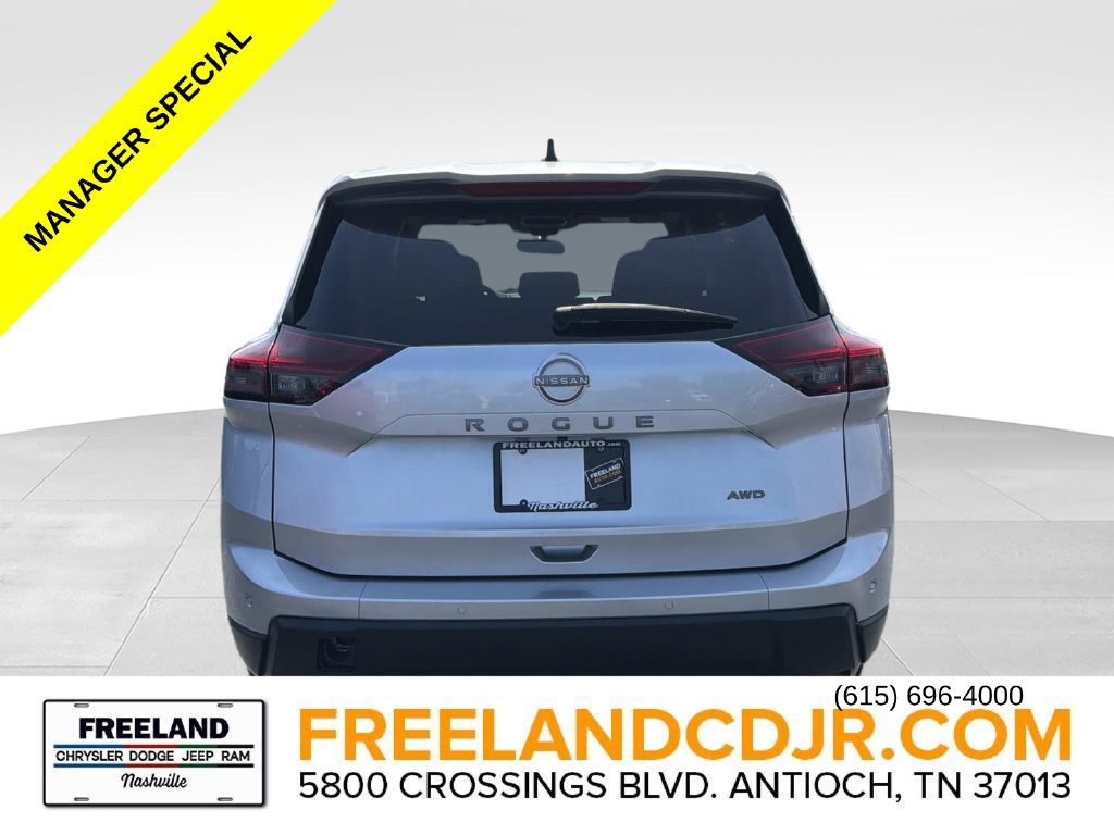 Used 2024 Nissan Rogue S AWD/4WD image 4