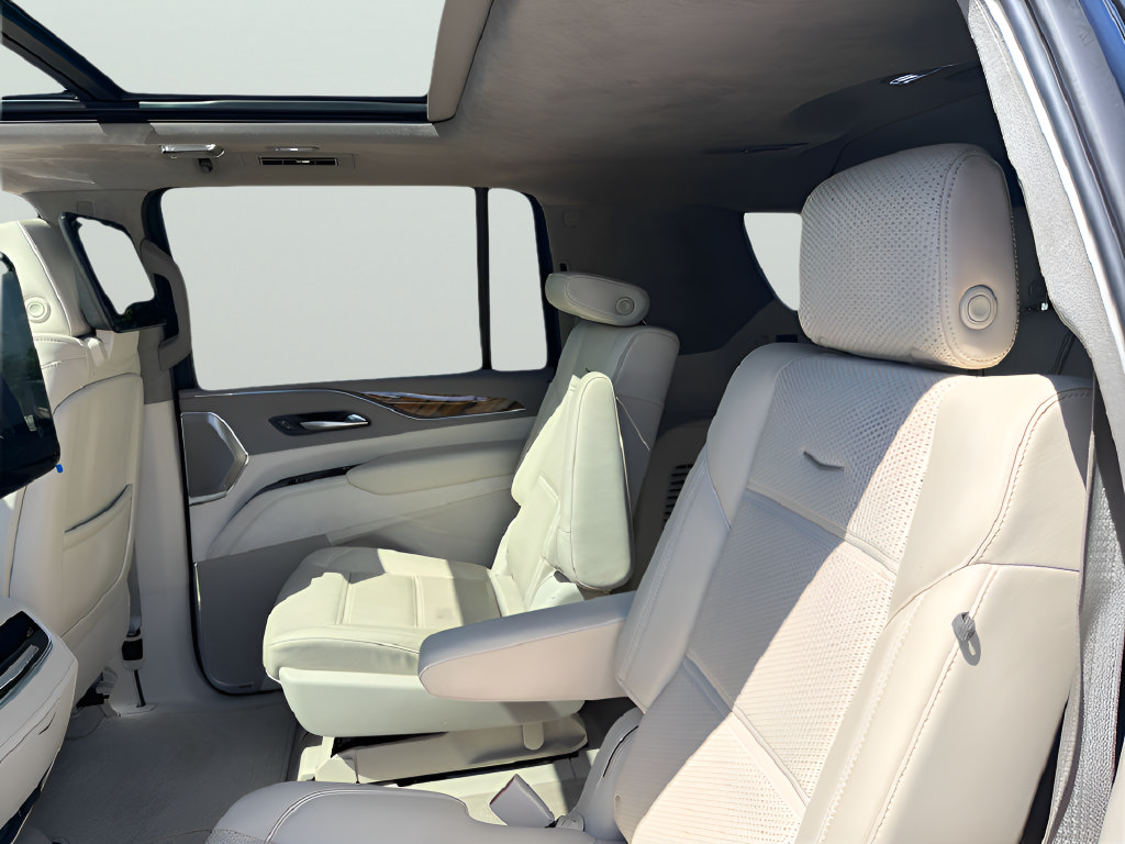 Used 2021 Cadillac Escalade ESV Premium Luxury Platinum w/ Heavy-Duty Trailer Package AWD/4WD image 33