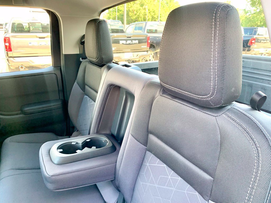 Used 2025 Nissan Frontier SV RWD image 18