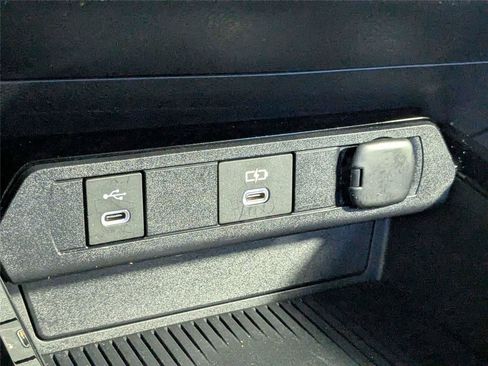Used 2023 Toyota Prius XLE FWD image 25