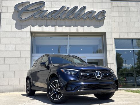 Used 2023 Mercedes-Benz GLC 300 4MATIC image 1