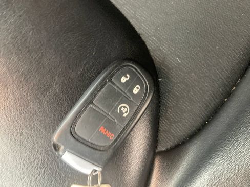 Used 2021 Jeep Cherokee Latitude Plus AWD/4WD image 33