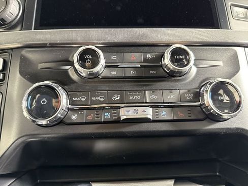 New 2025 Ford F250 Platinum image 22