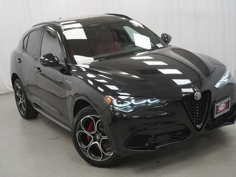 Used 2024 Alfa Romeo Stelvio Veloce image 8