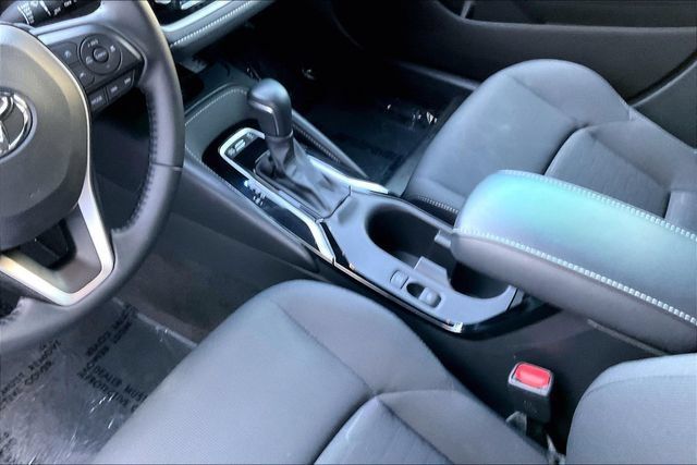 Used 2025 Toyota Corolla SE w/ SE Package FWD image 17