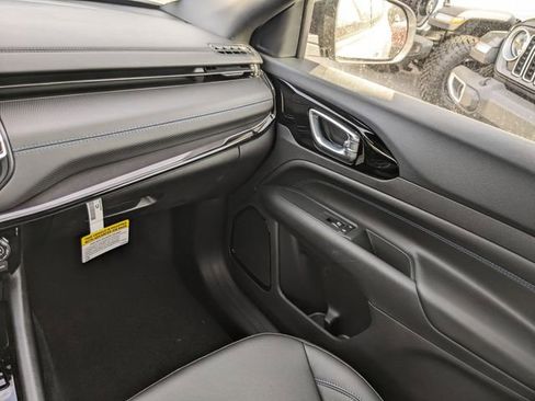 New 2026 Jeep Compass Latitude AWD/4WD image 12