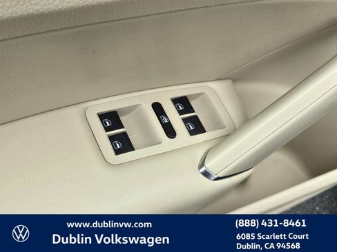 Used 2018 Volkswagen Passat 2.0T SE image 11