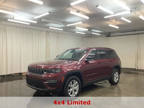 Used 2023 Jeep Grand Cherokee Limited AWD/4WD image 1
