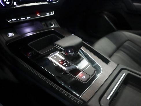 Used 2022 Audi Q5 Premium Plus image 18