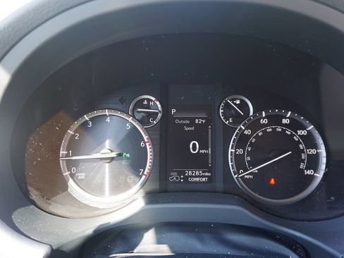Used 2023 Lexus GX 460 Luxury w/ Accessory Package AWD/4WD image 7