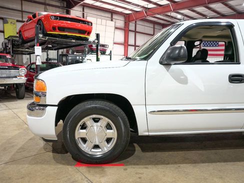 Used 2005 GMC Sierra 1500 SLT w/ Light Duty Power Package RWD image 3