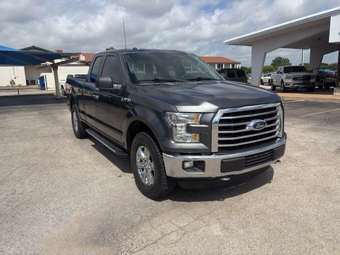 Used 2016 Ford F150 XLT w/ Equipment Group 302A Luxury AWD/4WD image 3