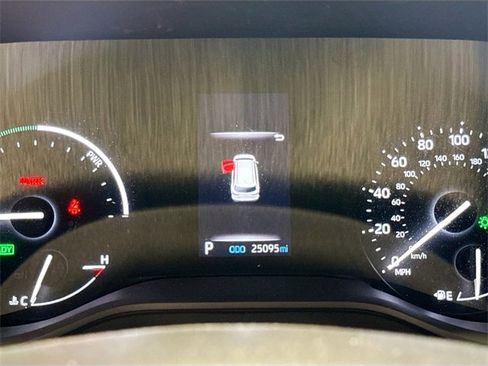 Certified 2024 Toyota Sienna XLE image 10