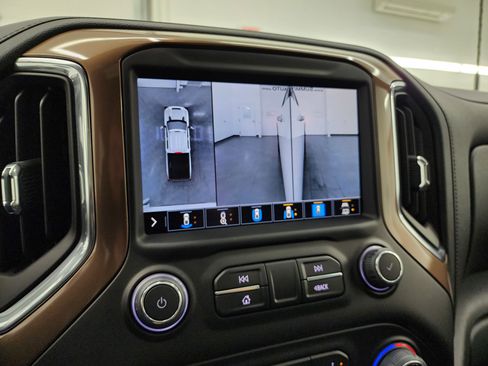 Used 2022 Chevrolet Silverado 2500 High Country w/ Safety Package II image 22