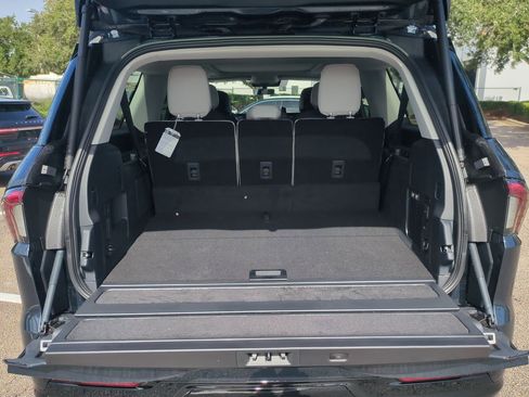 New 2025 Lincoln Navigator L Reserve image 13