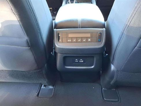 Used 2023 Nissan Pathfinder SV image 15