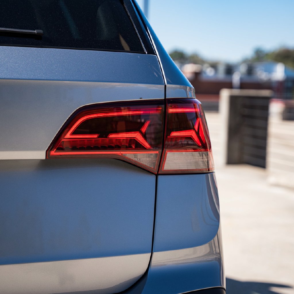 Certified 2023 Volkswagen Taos SE FWD image 6