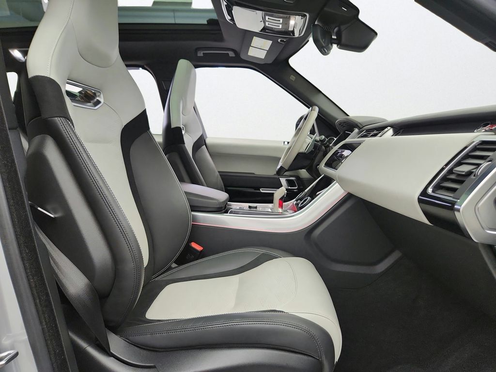 Used 2018 Land Rover Range Rover Sport SVR AWD/4WD image 32