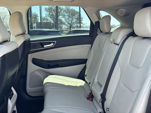 Used 2020 Ford Edge Titanium FWD image 22